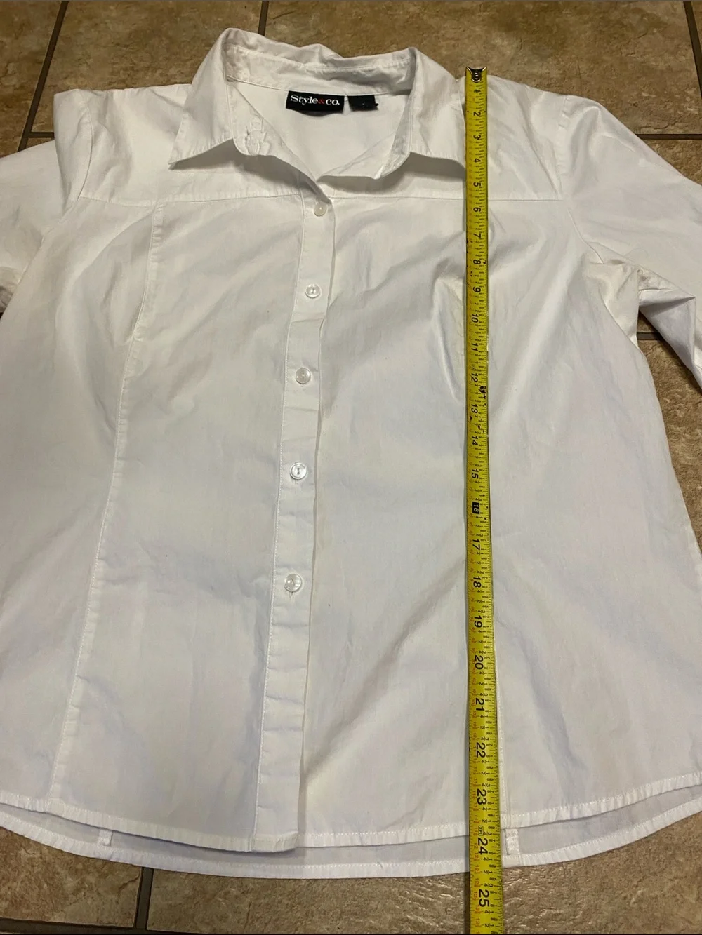 Vintage Girl’s White Women's Collared Button-Up Shirt Y2K-16